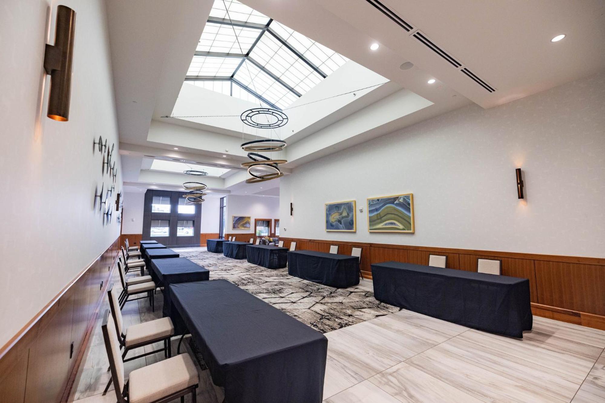 Crowne Plaza Lansing By Ihg Hotell Eksteriør bilde