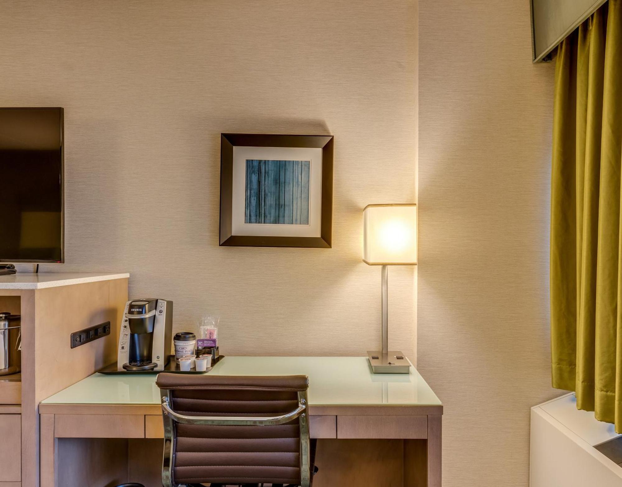 Crowne Plaza Lansing By Ihg Hotell Eksteriør bilde