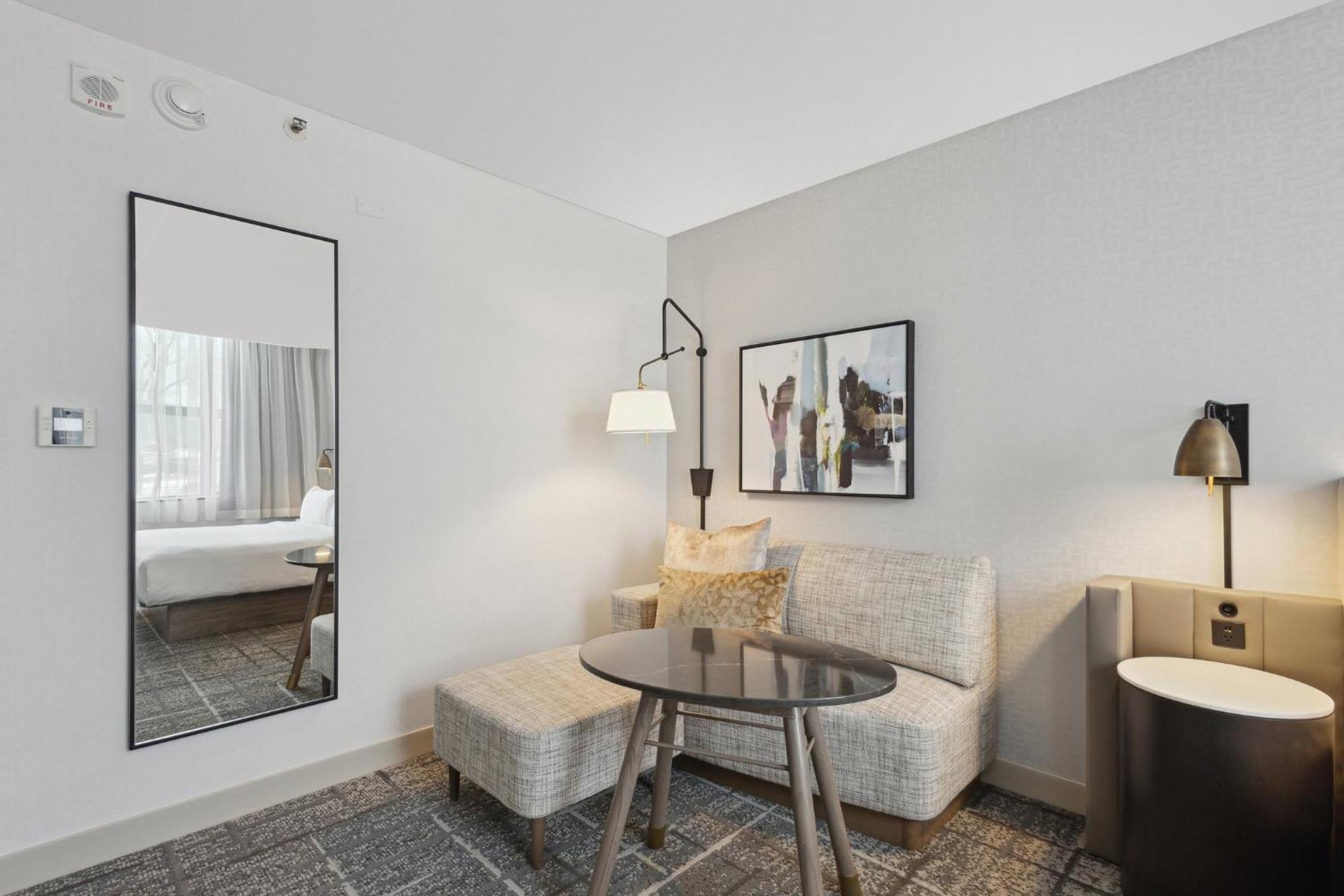 Crowne Plaza Lansing By Ihg Hotell Eksteriør bilde